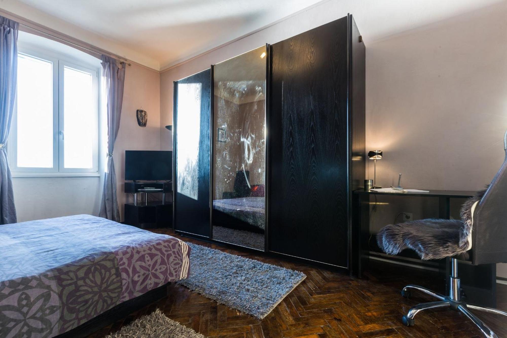 Charming In With Views Apartman