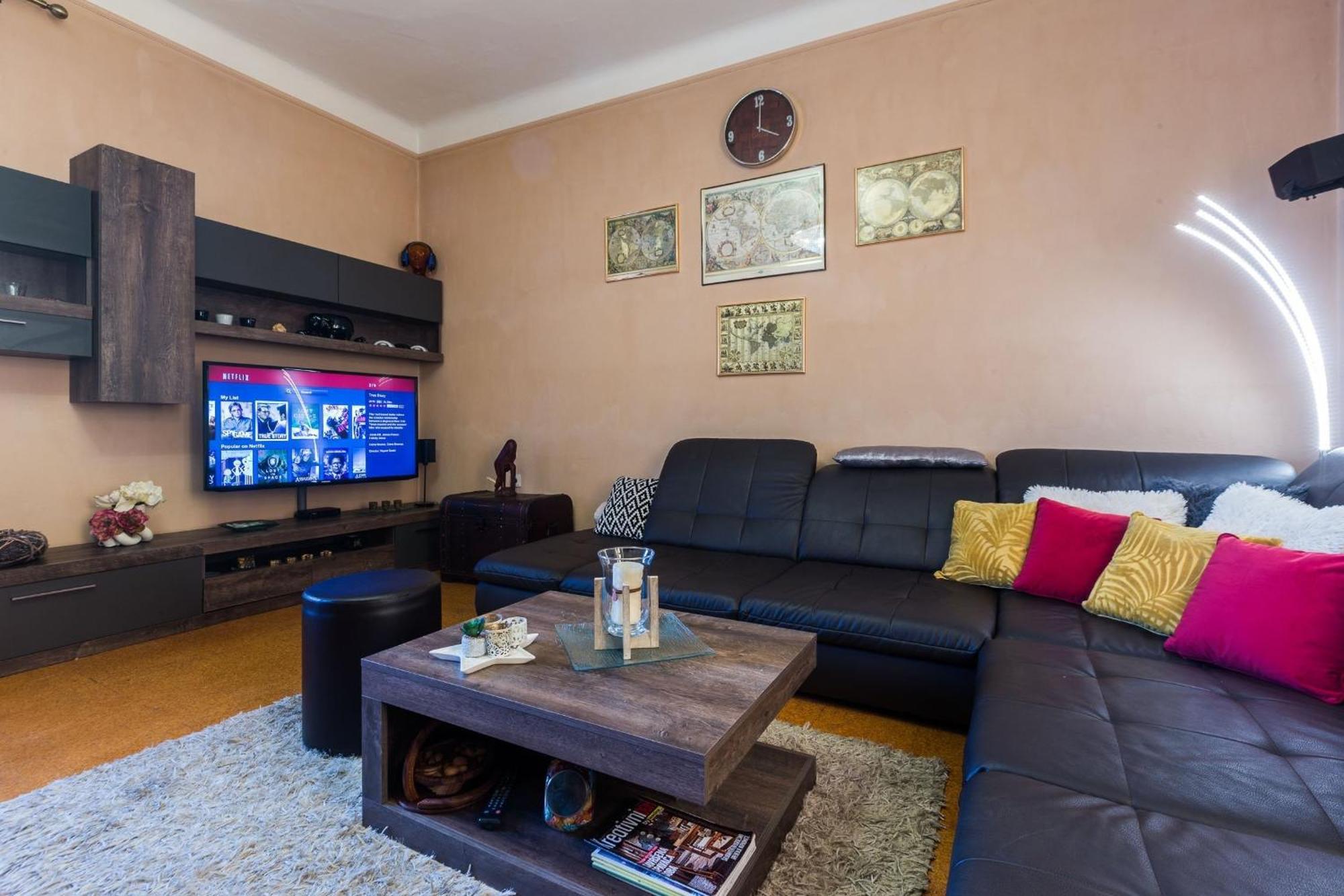 Charming In With Views Apartman