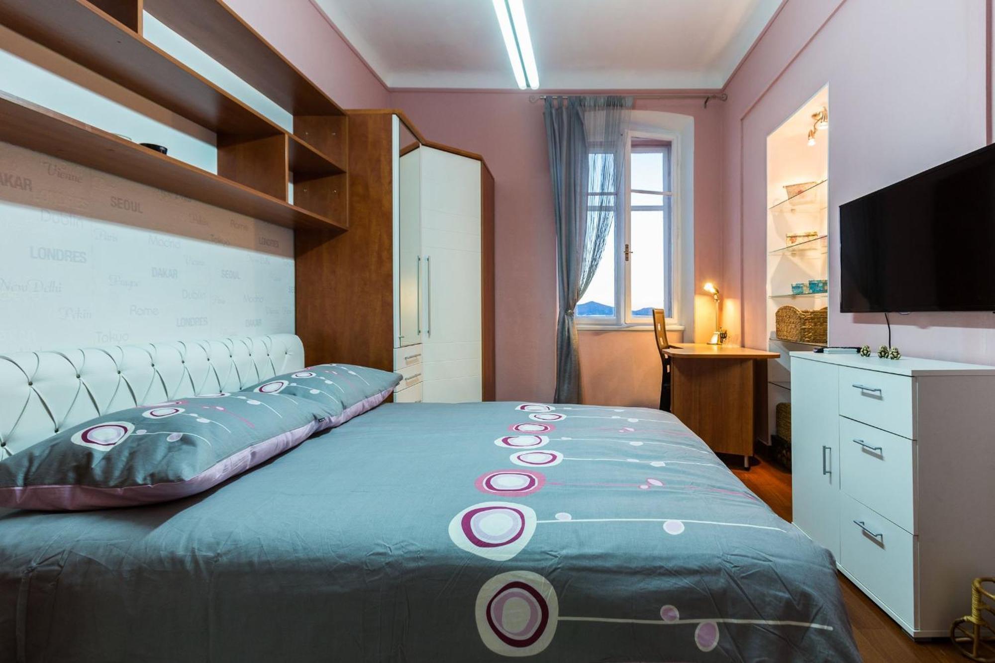 Apartman Charming In With Views