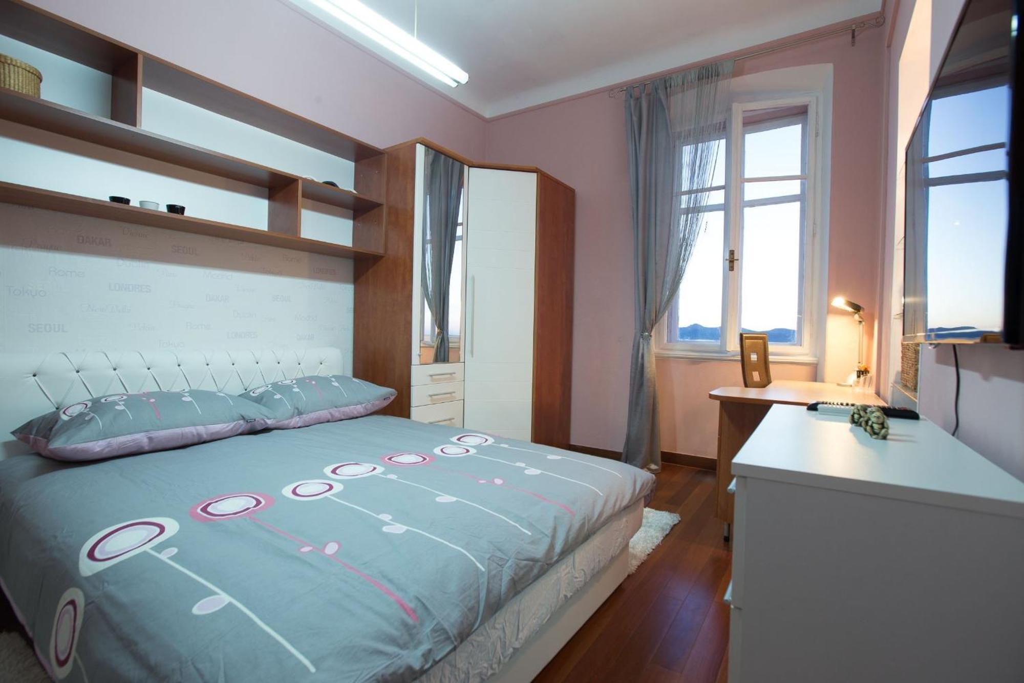 Apartman Charming In With Views